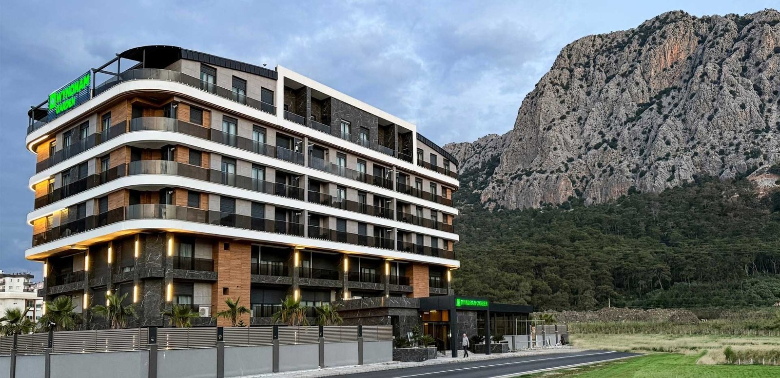 Wyndham Garden Antalya Konyaaltı hotel exterior